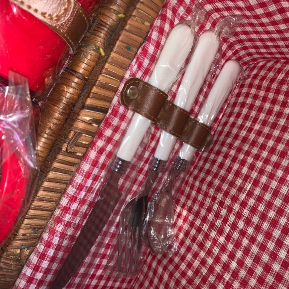 Wicker picnic basket - Picture 5 of 9